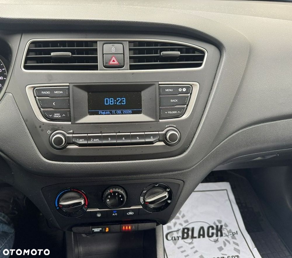 Hyundai i20 - 15