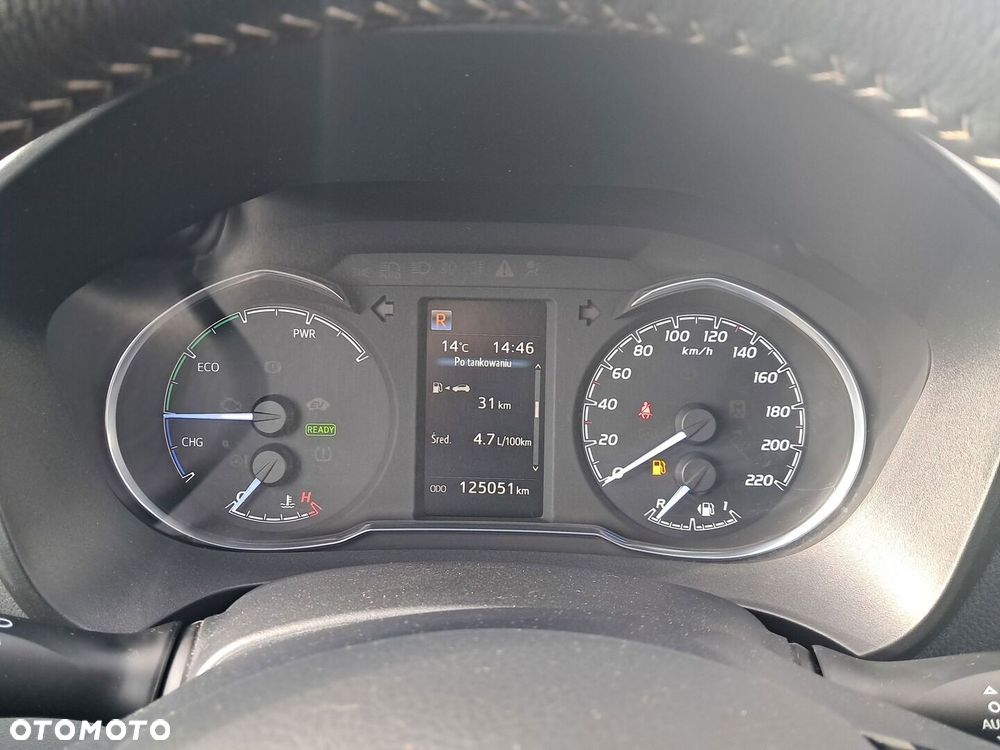 Toyota Yaris Hybrid 100 Dynamic - 26