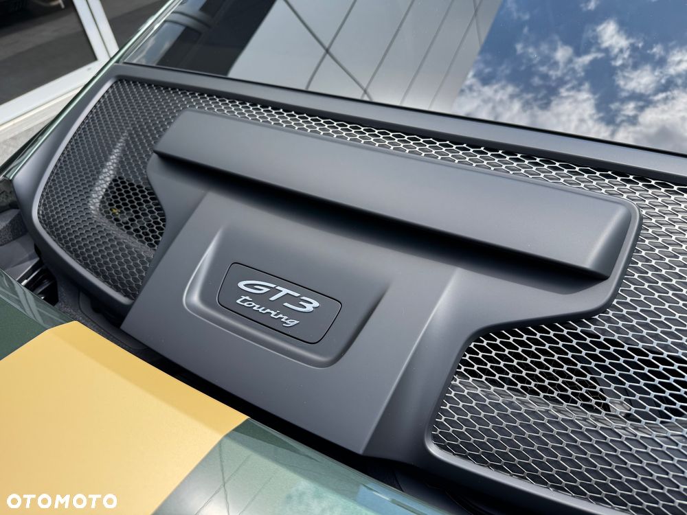 Porsche 911 GT3 Touring PDK - 29
