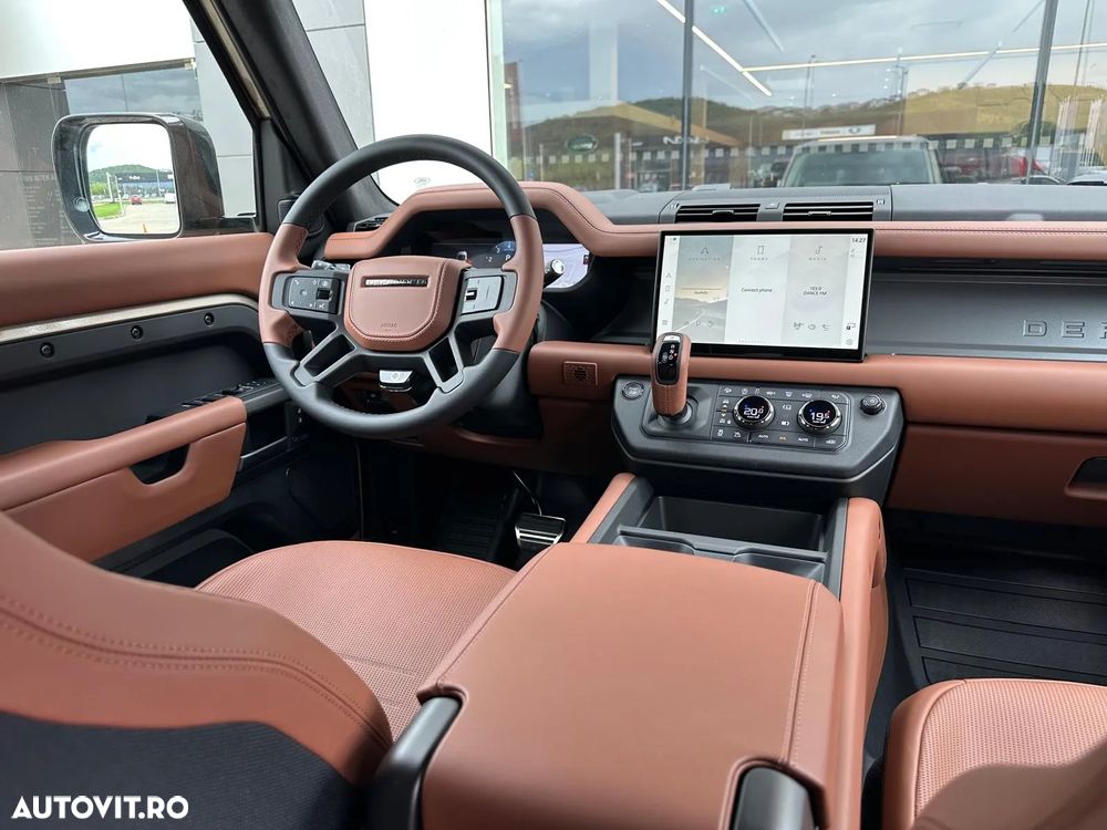 Land Rover Defender - 7