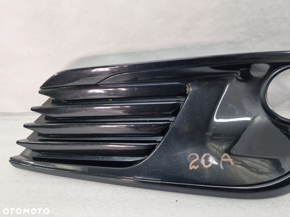 TOYOTA AURIS II LIFT 15- PRAWA KRATKA BOCZNA ZDERZAKA PRZEDNIEGO PRZÓD NA HALOGEN , NR 81481-02580 / 52030-02210 , NR AUKCJI A/20 - 6
