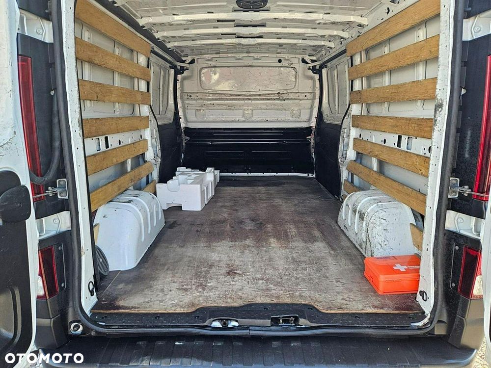 Opel Vivaro - 12