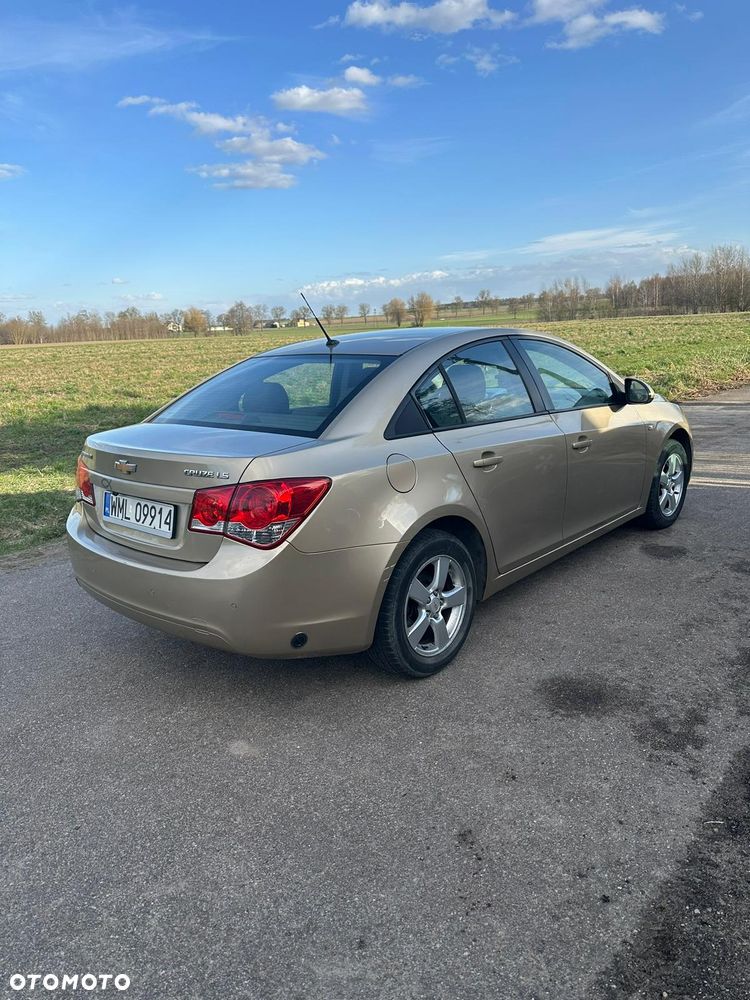 Chevrolet Cruze 1.6 LS - 6