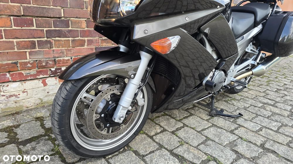 Yamaha FJR - 6