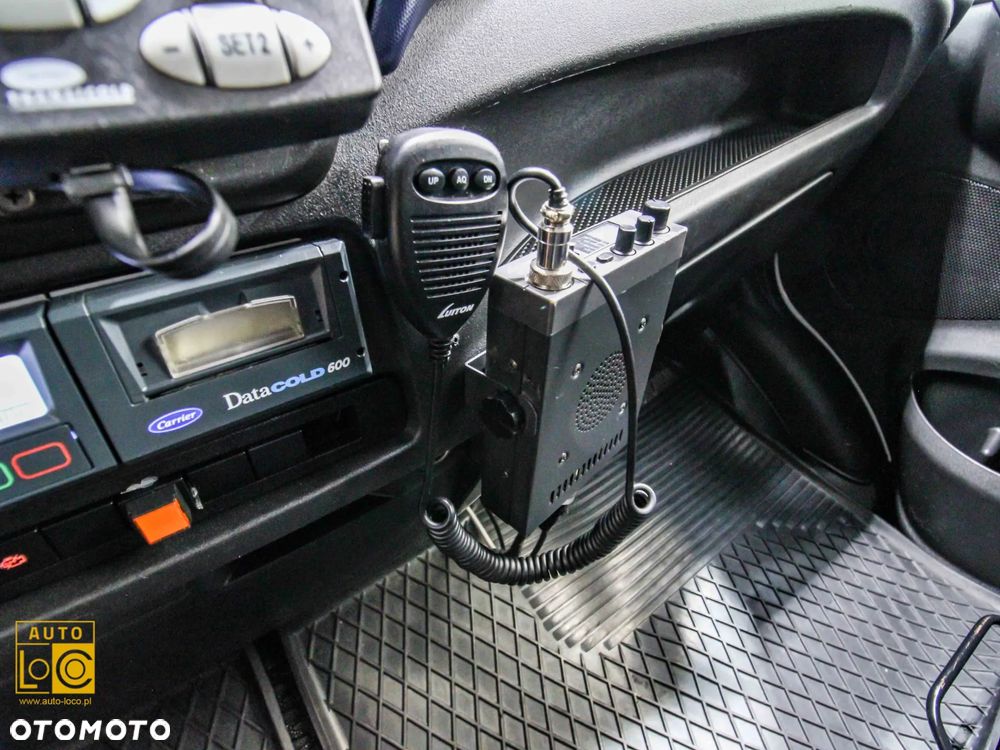 Iveco DAILY CHŁODNIA + MROŹNIA + AGREGAT x 2 + AUTOMAT - 16