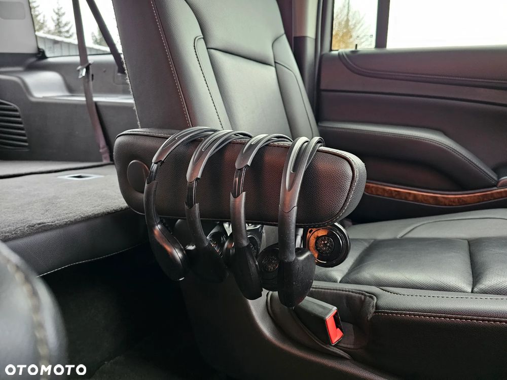 Chevrolet Suburban - 21