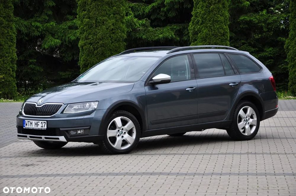 Skoda Octavia Combi 2.0 TDI 4x4 DSG Scout - 4