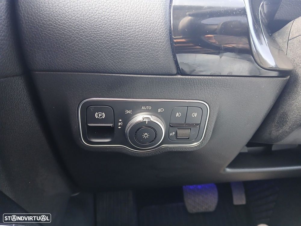 Mercedes-Benz GLA 250 e 8G-DCT - 37