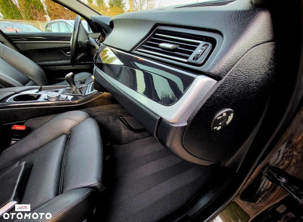 BMW Seria 5 520d Touring - 24
