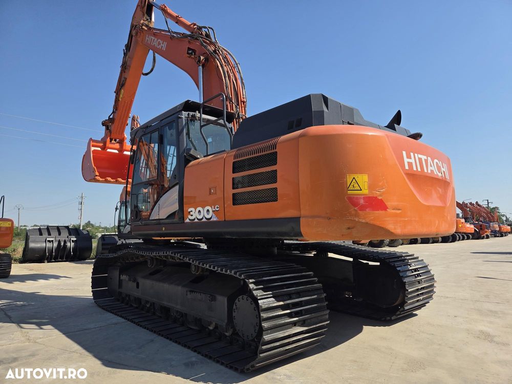 Hitachi ZX300LC-6, 2020, 8.155h, cupa NOUA 1,8m, 31,3 tone, protectie cabina, inst picon pe brate, gresare automata, lant 90% bun doar 700h deplasare, ad sapare 8m, motor Isuzu, 3 pompe hidr HITACHI, camera spate si laterale, STARE BUNA, 94.900 Eur+Tva - 1