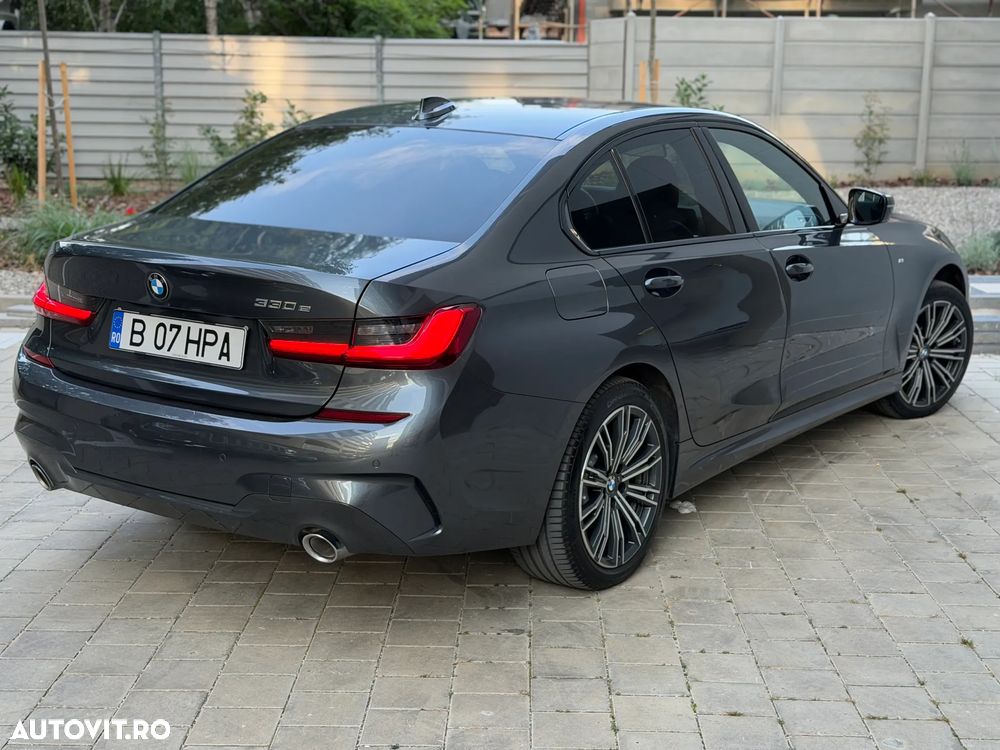 BMW Seria 3 330e Aut. M Sport - 3