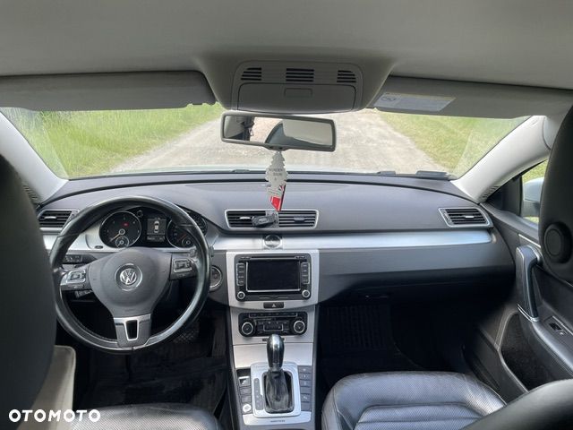 Volkswagen Passat - 6