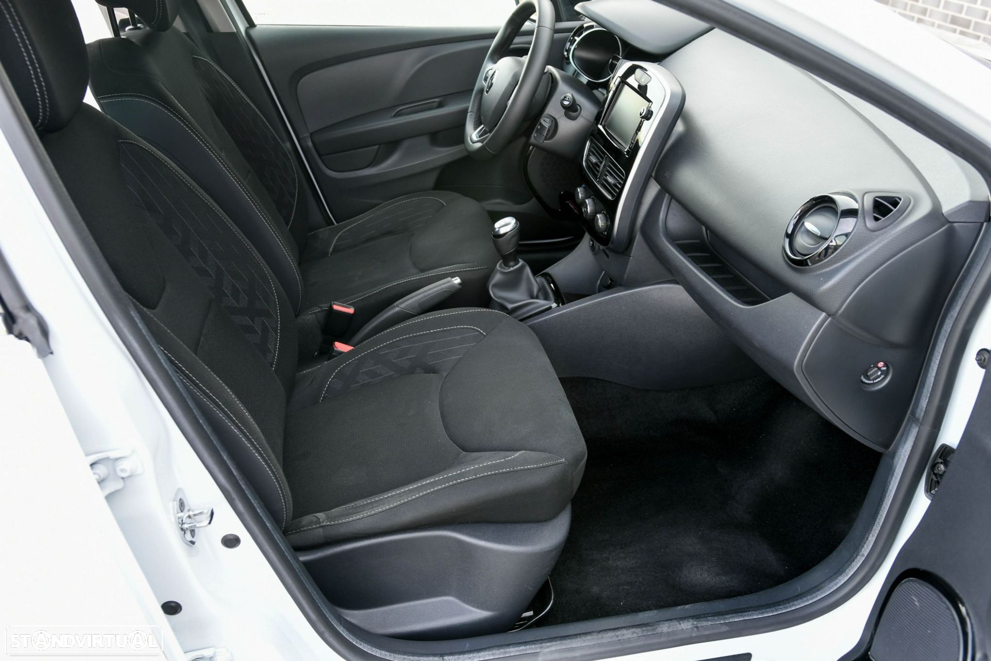 Renault Clio 0.9 TCe Limited - 30