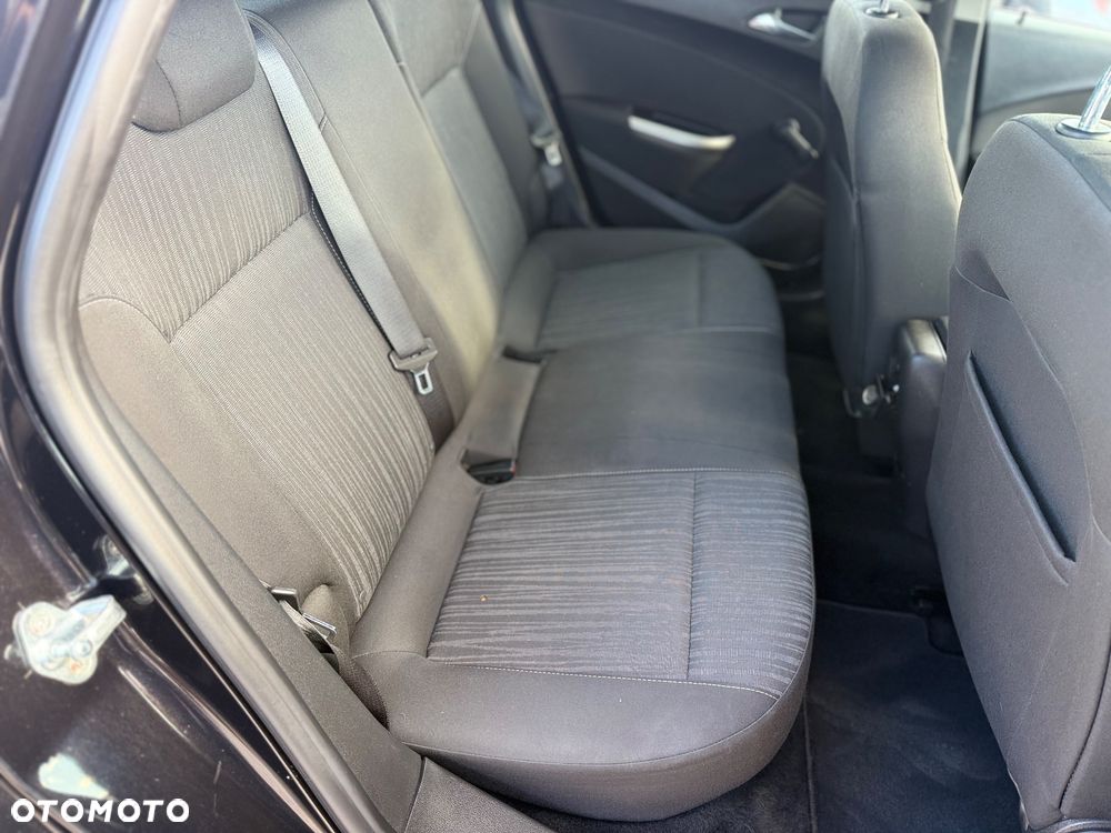 Opel Astra 1.4 Turbo Color Edition - 26