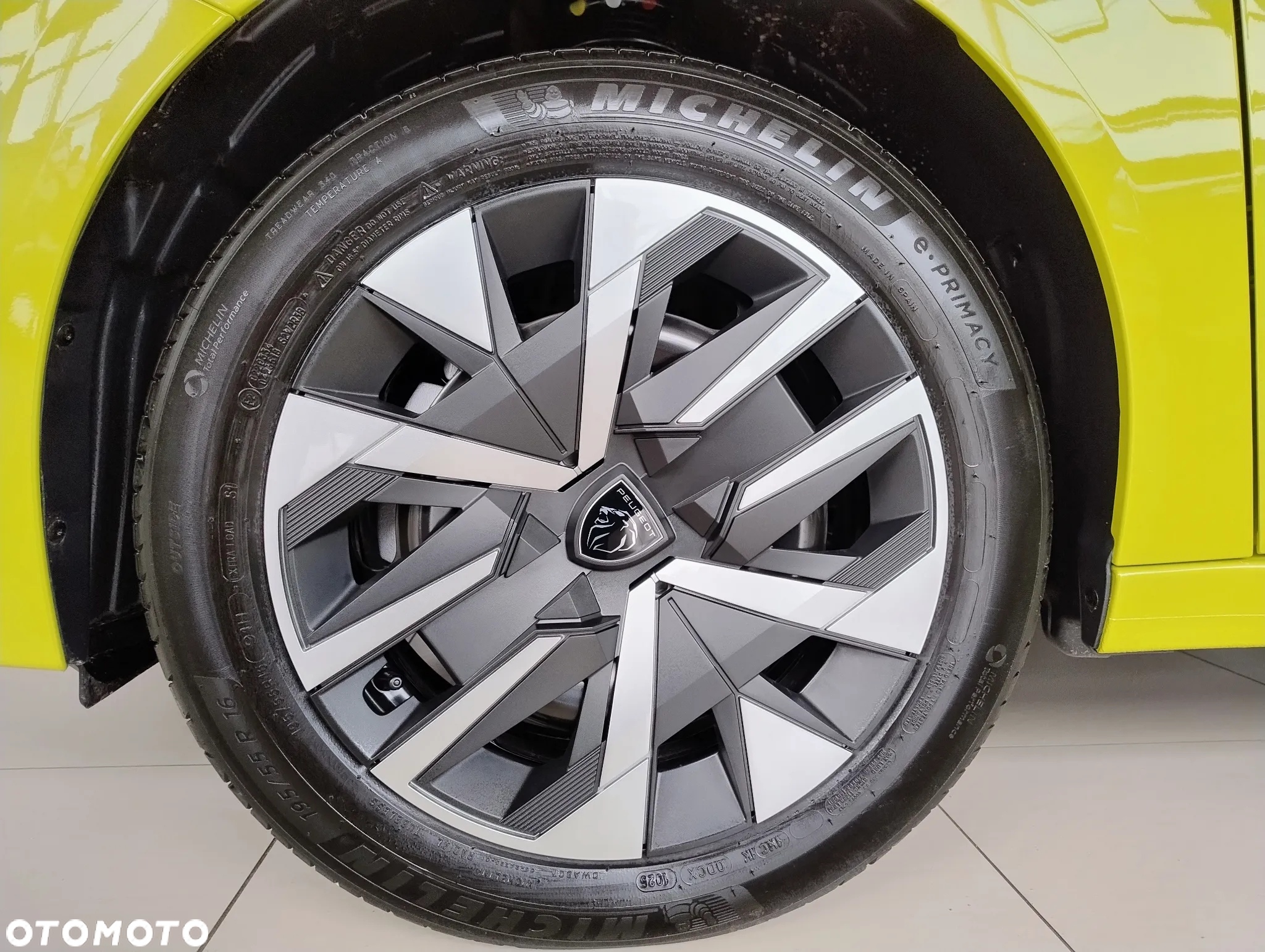 Peugeot 208 1.2 mHEV Style - 6