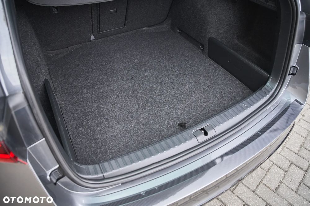 Skoda Octavia 2.0 TSI DSG RS Plus - 22