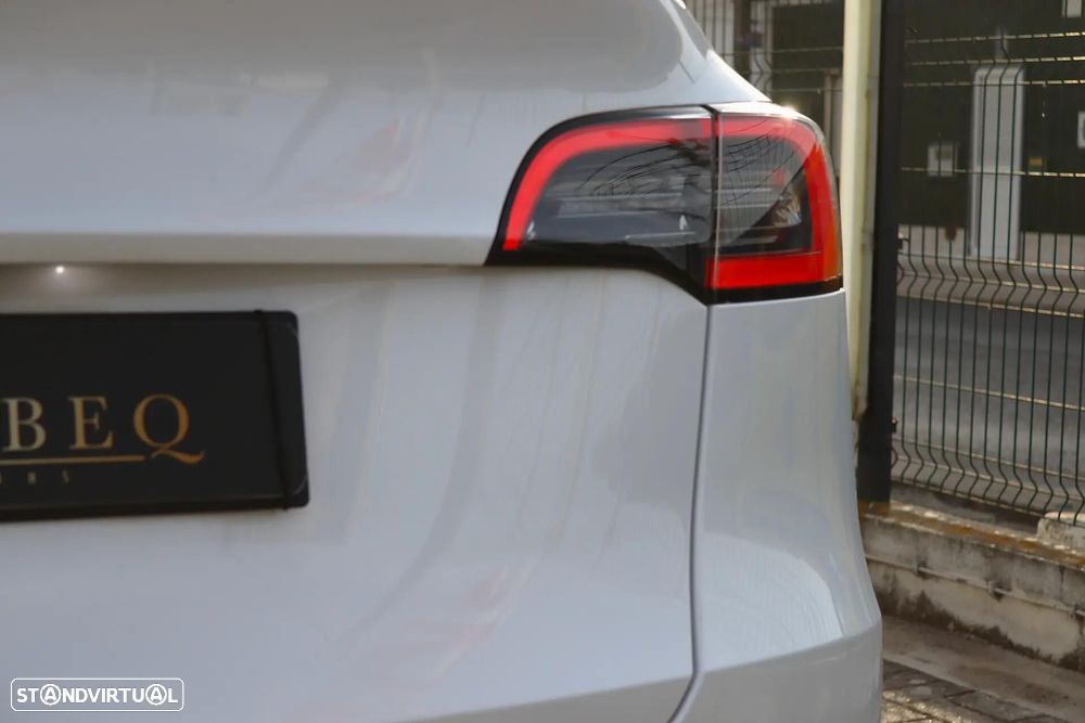 Tesla Model Y Standard - 11