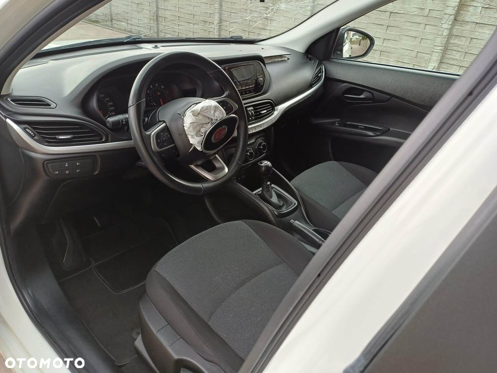 Fiat Tipo 1.4 16v Lounge EU6d - 14