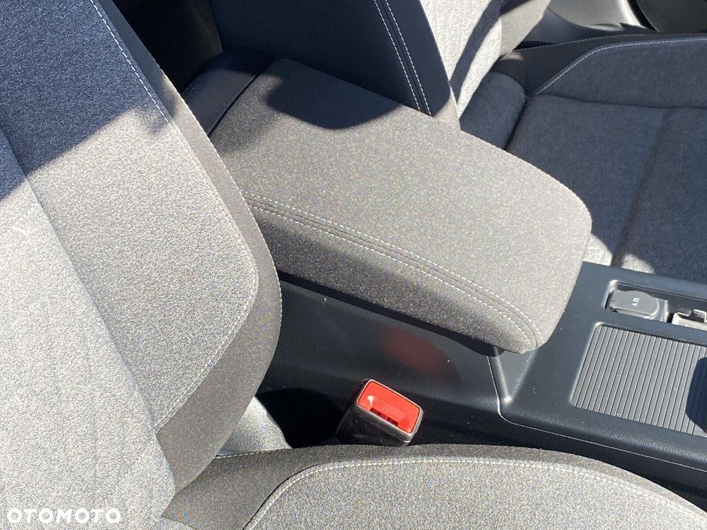 Volkswagen Passat - 17