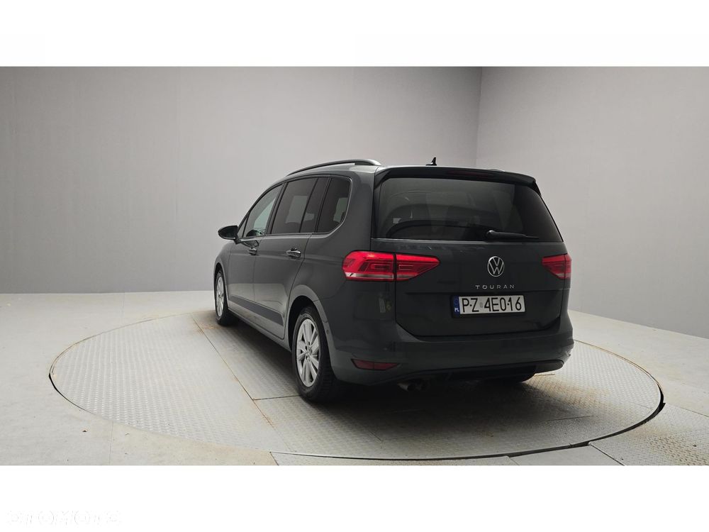 Volkswagen Touran - 4