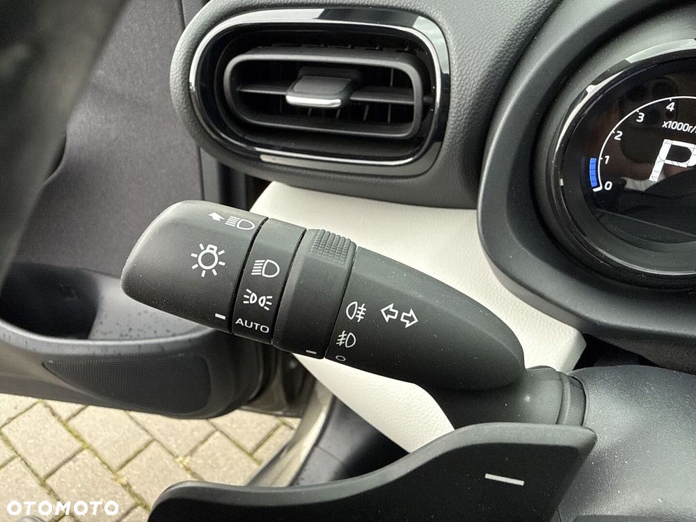 Toyota Yaris 1.5 Executive CVT - 21