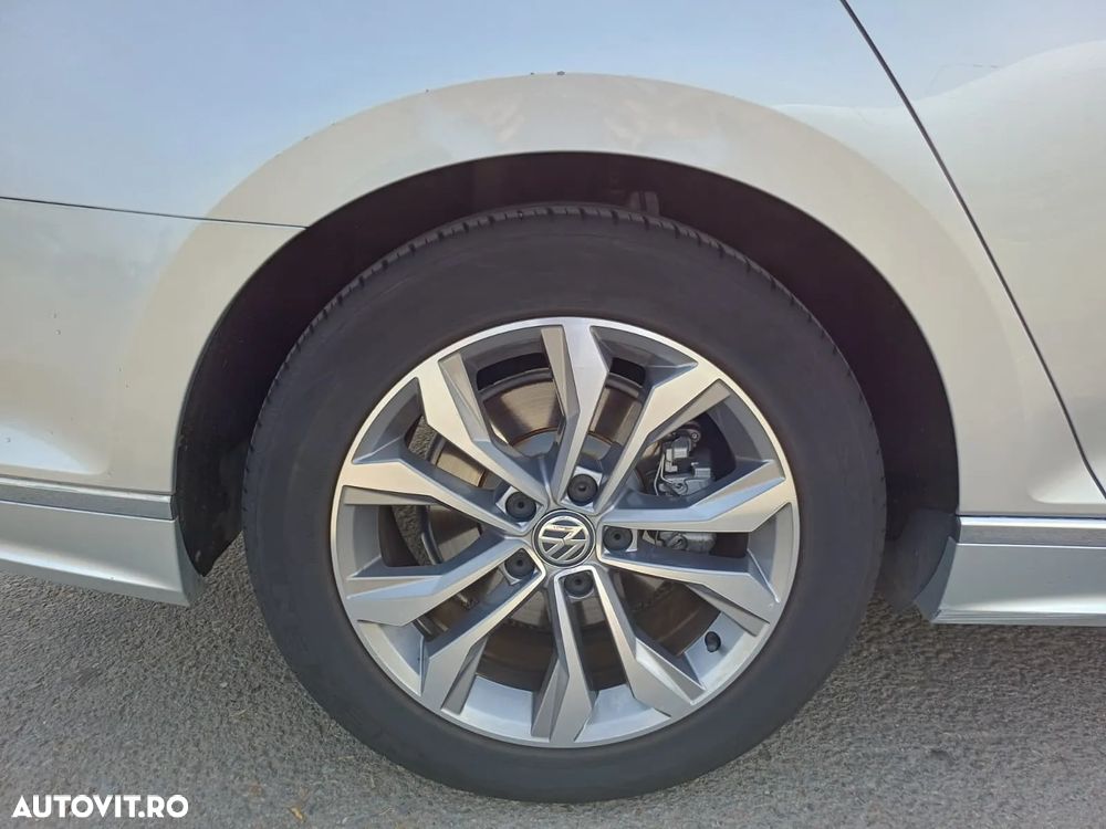 Volkswagen Passat - 11