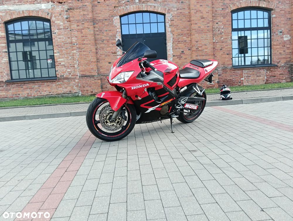 Honda CBR - 1