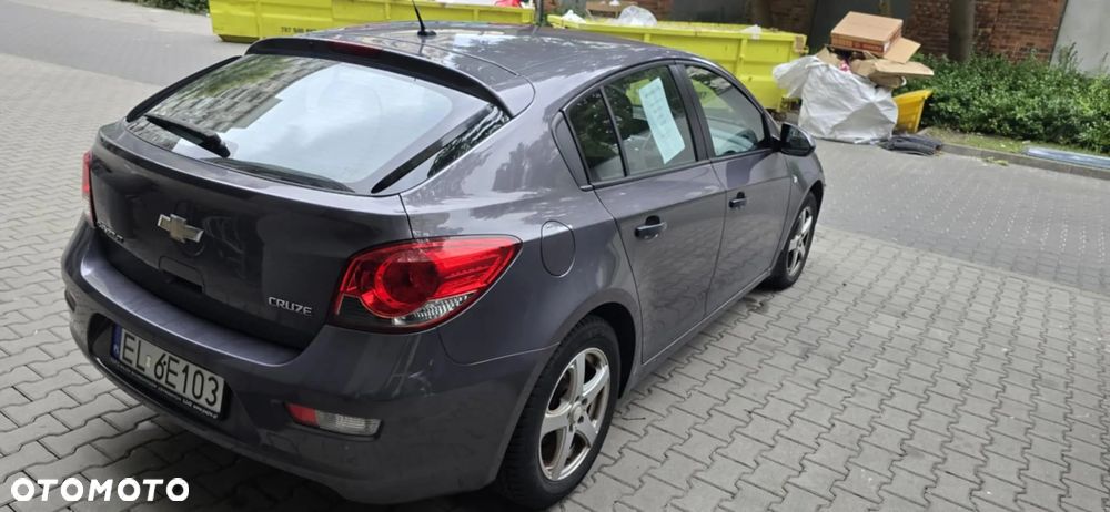 Chevrolet Cruze 1.6 LS+ - 10