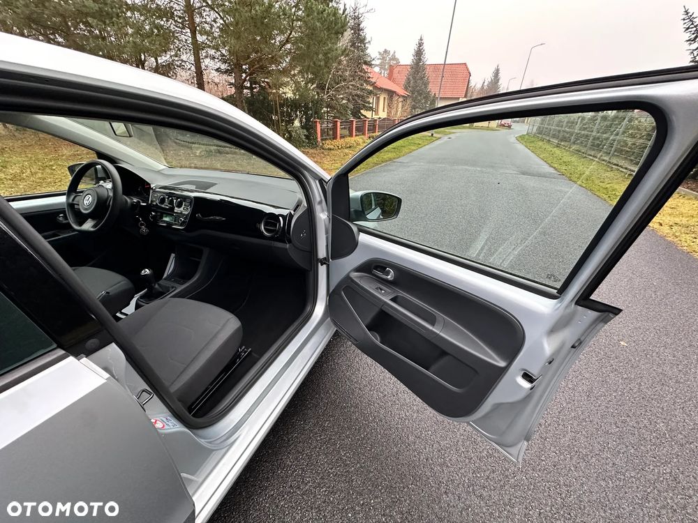Volkswagen up! high - 26