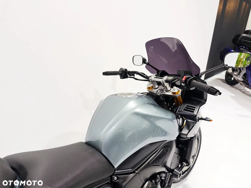 Yamaha FZ - 10