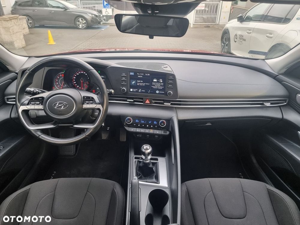 Hyundai Elantra 1.6 Smart - 25