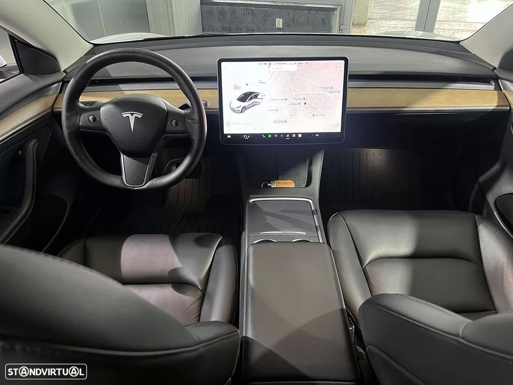 Tesla Model 3 - 10