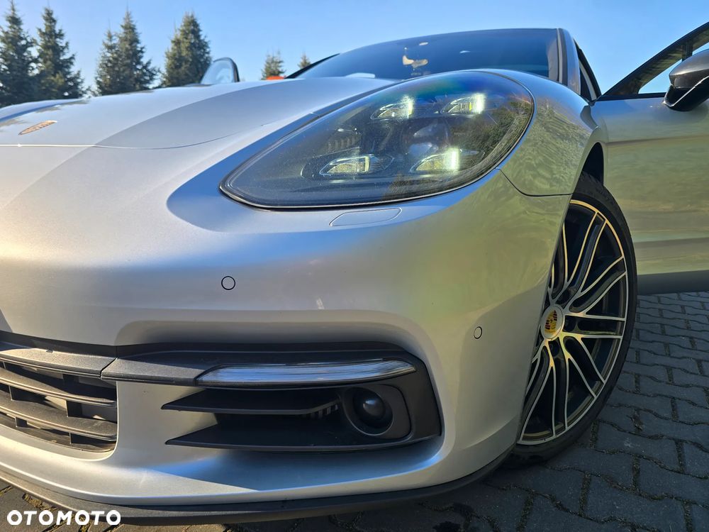 Porsche Panamera 4 - 28