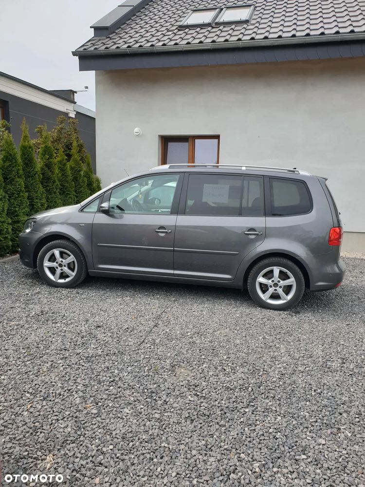 Volkswagen Touran 1.6 TDI DPF Highline DSG - 2