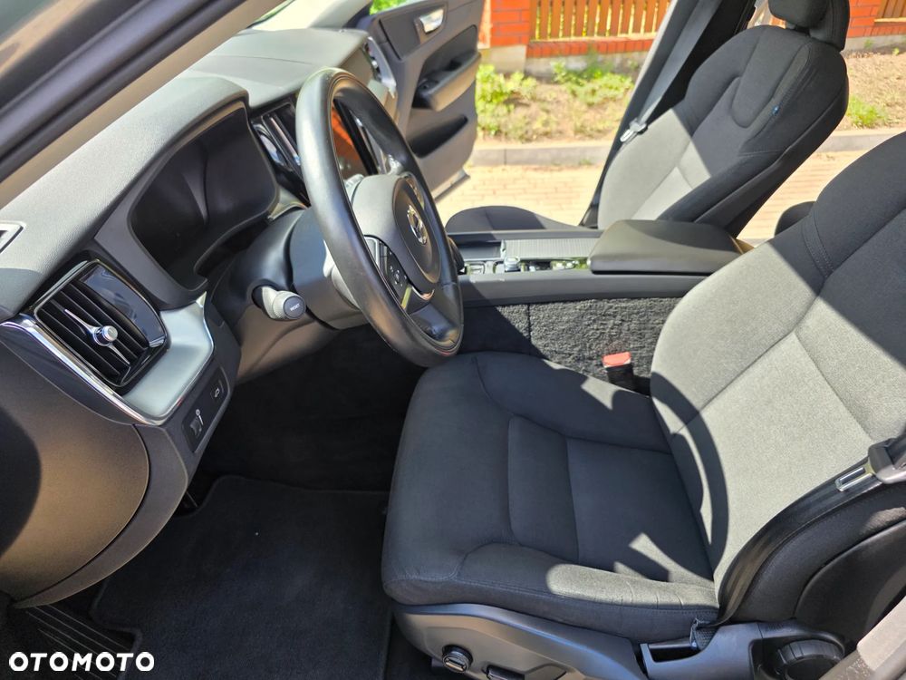 Volvo XC 60 B4 B Momentum Pro - 38