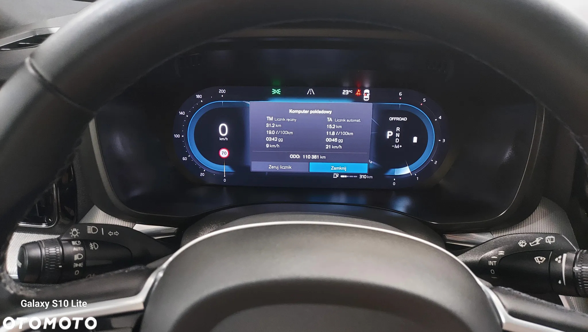 Volvo XC 60 B4 D Plus Dark - 28