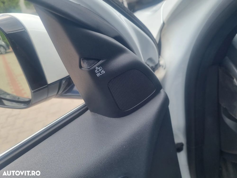 Volvo V60 D6 Plug-In-Hybrid AWD Geartronic Summum - 12