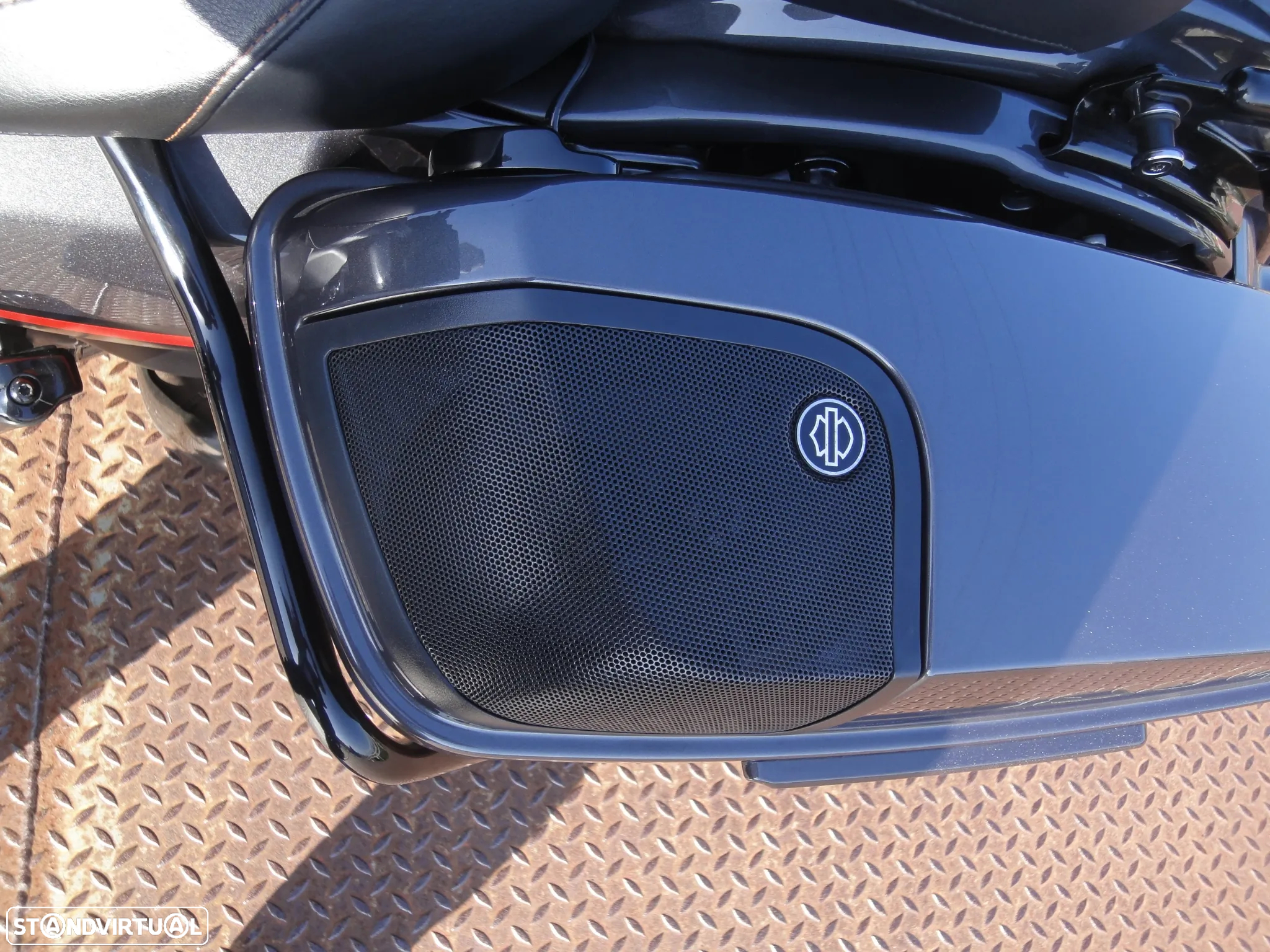 Harley-Davidson Street FLHXSE Street Glide CVO 117'' - 12