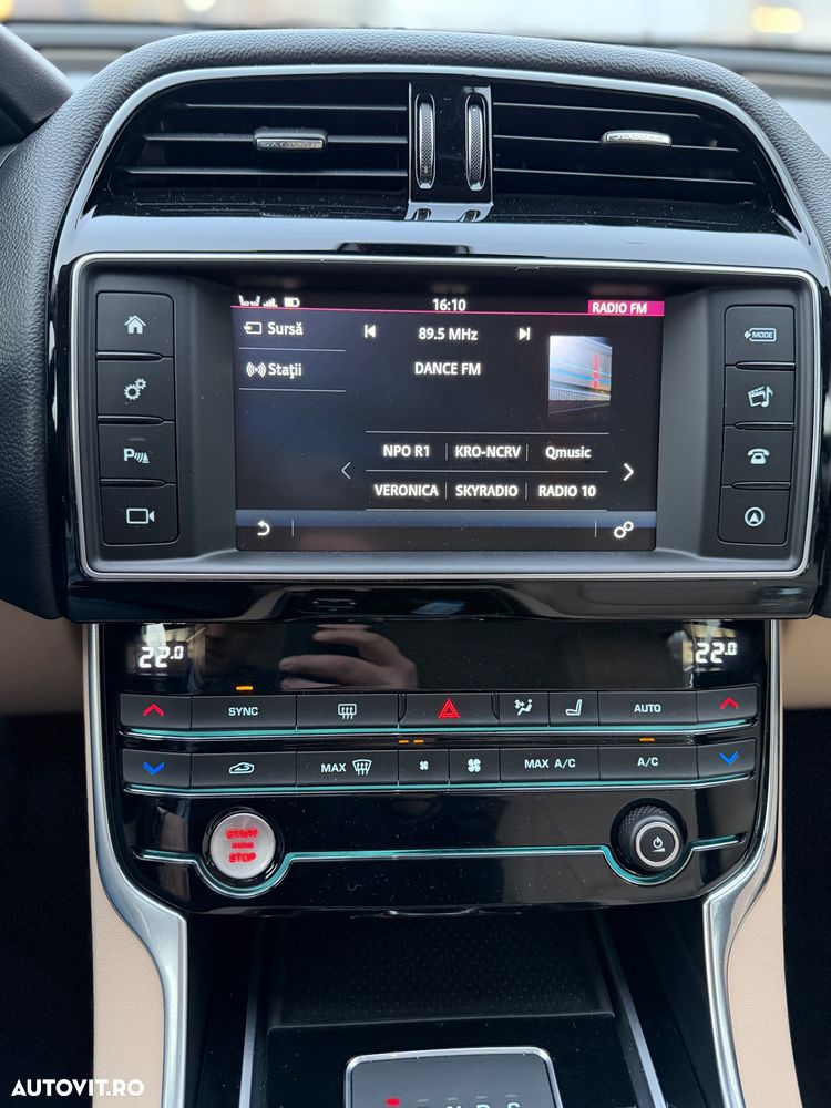 Jaguar XE E-Performance Aut. Prestige - 16