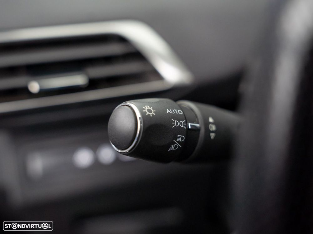 Peugeot 5008 1.5 BlueHDi GT EAT8 - 21