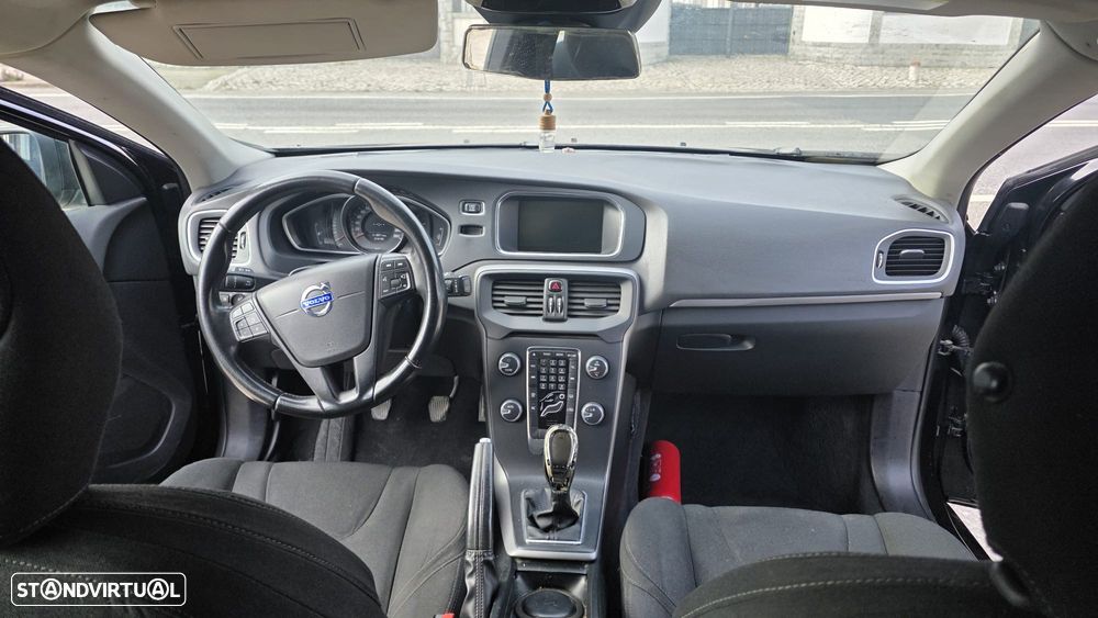 Volvo V40 D2 - 9