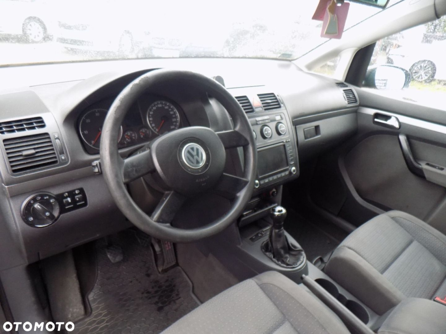 Volkswagen Touran - 6