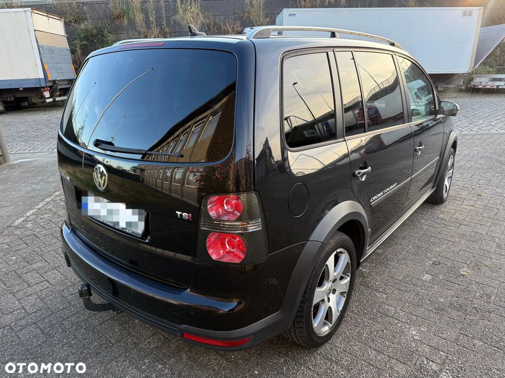 Volkswagen Touran 1.4 TSI DSG Cross - 9