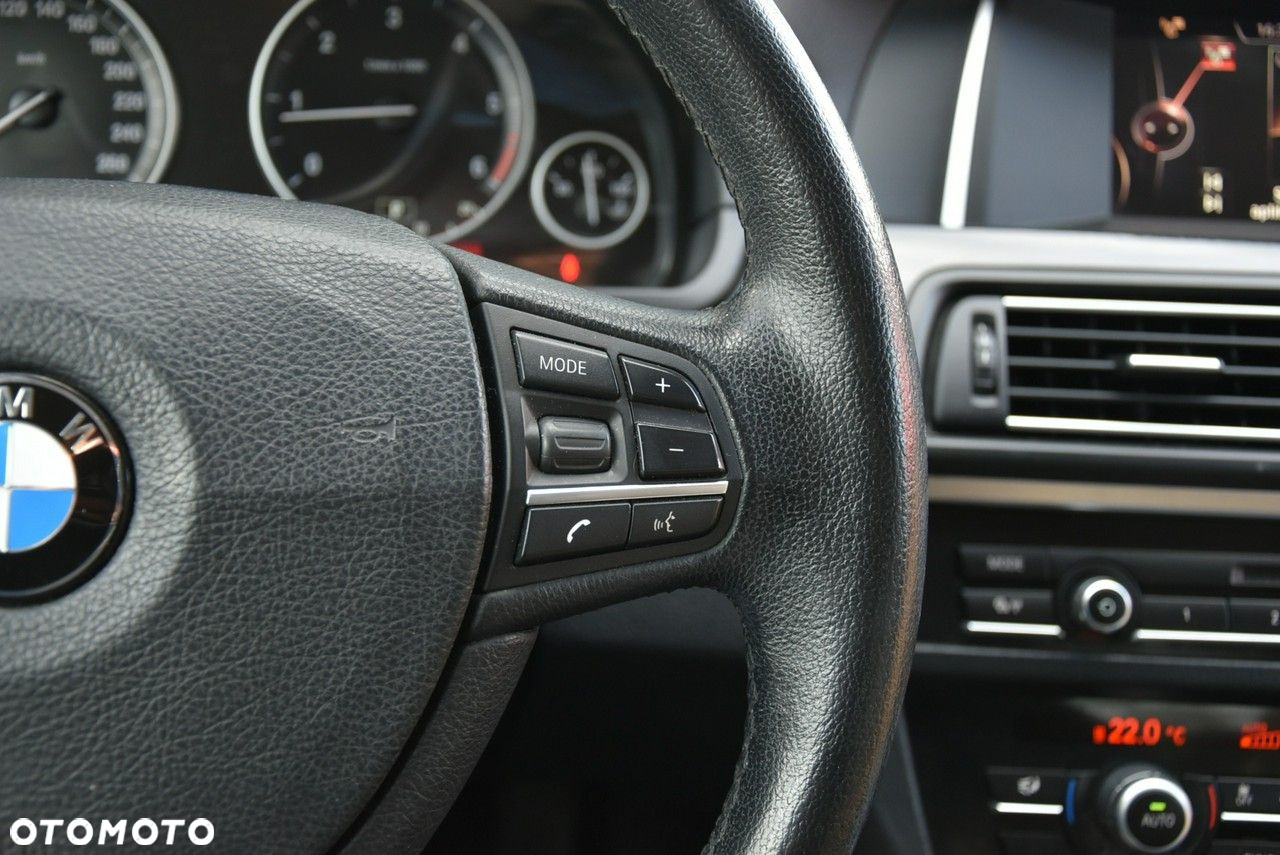 BMW Seria 5 520d - 24