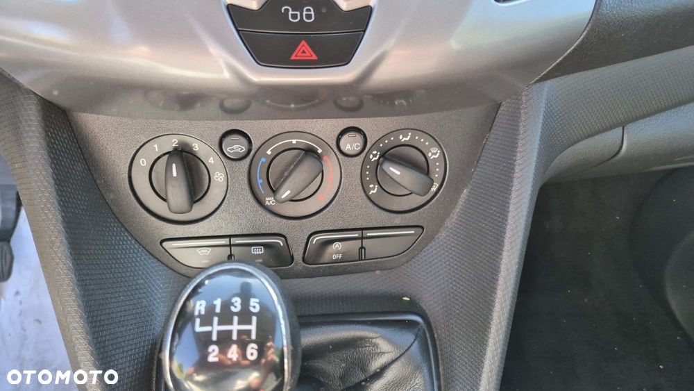 Ford Tourneo Connect 1.5 TDCi Trend - 22