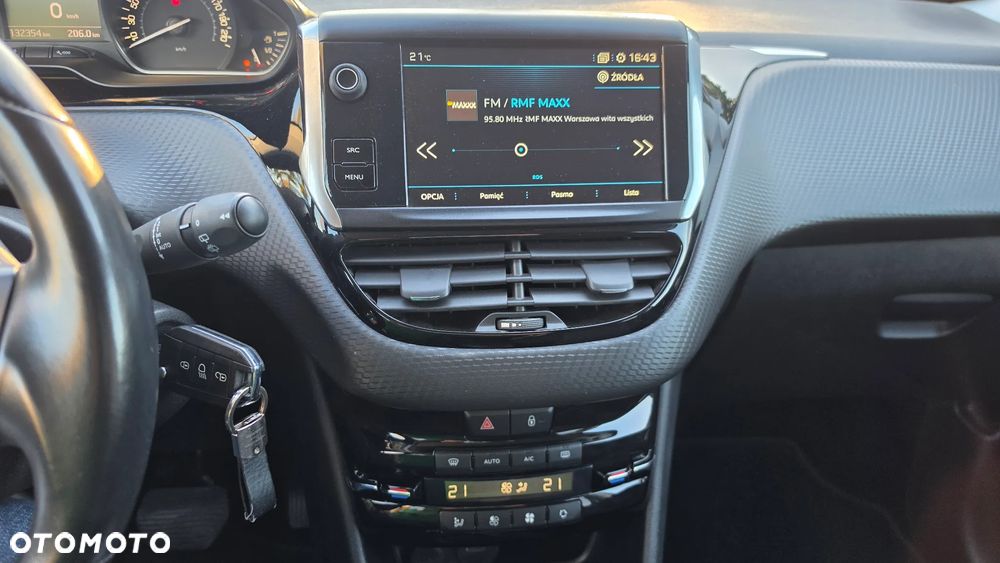 Peugeot 208 1.2 PureTech Allure S&S EAT6 - 21