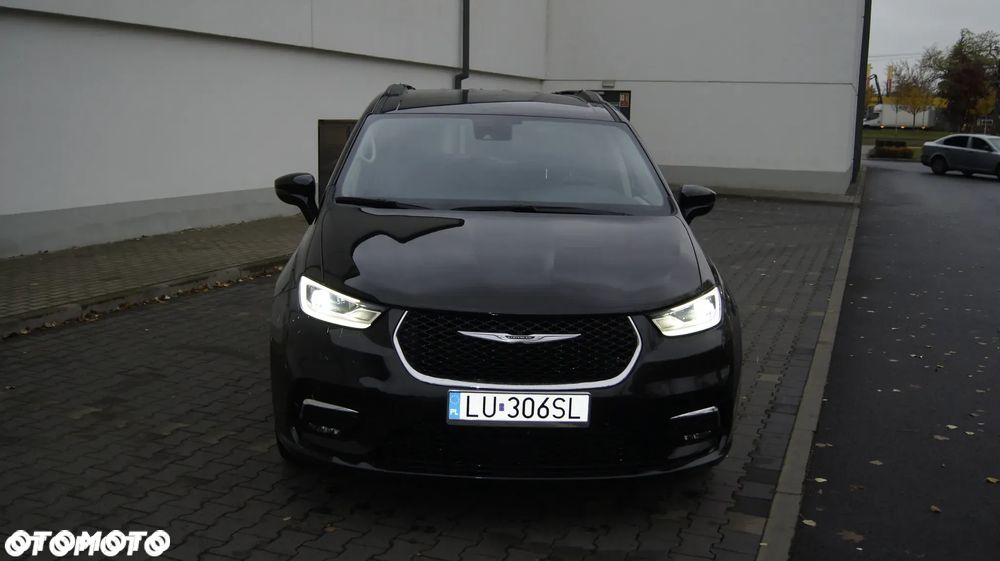 Chrysler Pacifica - 1