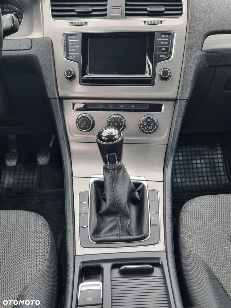 Volkswagen Golf - 21