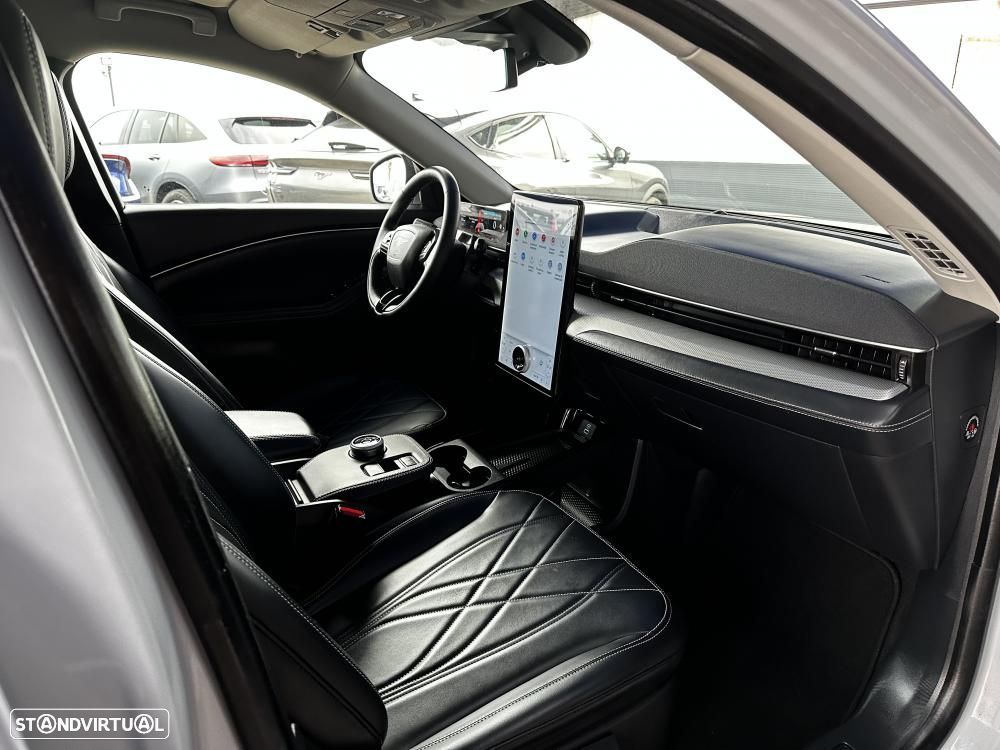 Ford Mustang Mach-E Standard - 40