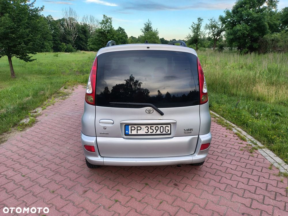 Toyota Yaris Verso 1.4 D-4D Sol - 1